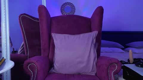 Ms. Sindel online show from March 9, 2:21 pm