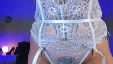 Ms. Sindel online show from November 8, 1:58 pm