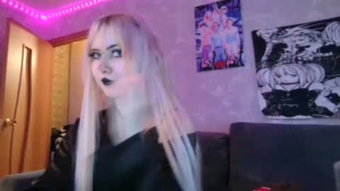 SindyLou online show from July 16, 4:10 pm