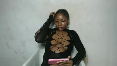 sinfulbicth online show from October 5, 11:34 pm