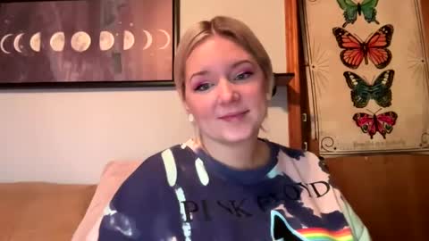 Snapshot of singlesexymom chatting on January 1, 10:35 pm singlesexymom online show from January 1, 10:35 pm