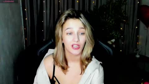 Sinty Noria online show from February 19, 4:44 am