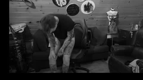 Dustbunnyfoofoo online show from November 7, 2:25 am