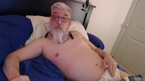Snapshot of sirbeercan chatting on February 3, 7:40 am sir beer can the friendly hermit online show from February 3, 7:40 am