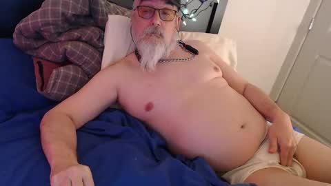 Snapshot of sirbeercan chatting on February 7, 10:50 am sir beer can the friendly hermit online show from February 7, 10:50 am