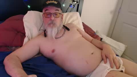 Snapshot of sirbeercan chatting on February 22, 7:12 am sir beer can the friendly hermit online show from February 22, 7:12 am