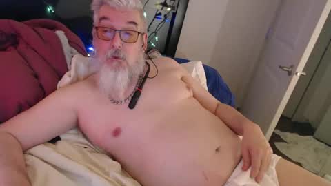 Snapshot of sirbeercan chatting on February 25, 9:20 am sir beer can the friendly hermit online show from February 25, 9:20 am
