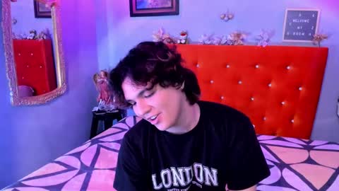 Snapshot of sirius_angels chatting on December 1, 7:38 pm Sirius angels online show from December 1, 7:38 pm