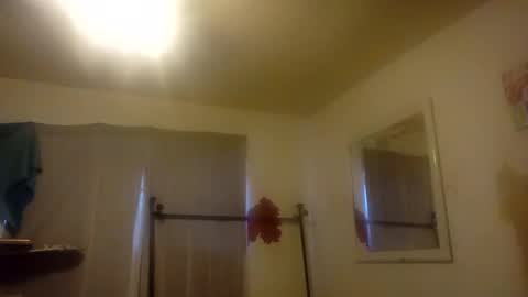 sismarie83 online show from September 16, 10:46 pm