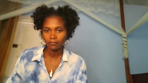 sissi0325 online show from February 13, 7:01 am