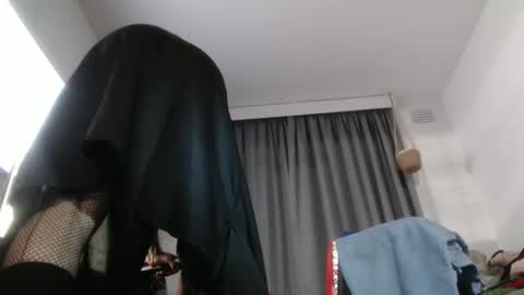 RESPONDS WELL TO ... online show from February 18, 8:03 pm