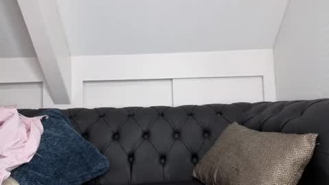 Elise online show from June 28, 2:57 pm