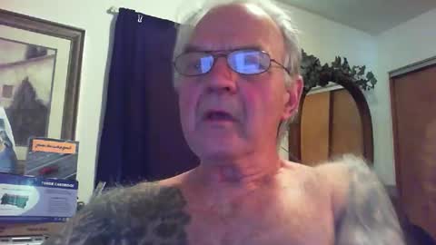 skeeeziks online show from May 16, 6:06 pm