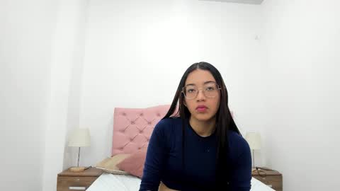 melody online show from December 1, 11:41 am