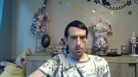 SkinnyBigCock2 online show from December 3, 8:48 am