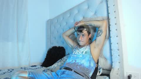 skinnydevil1 online show from February 14, 4:26 am