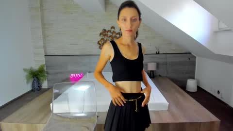 Snapshot of skinnystar_ chatting on September 14, 4:59 am Julia online show from September 14, 4:59 am