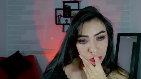 Snapshot of sky_girl1 chatting on January 9, 6:27 am Mile online show from January 9, 6:27 am