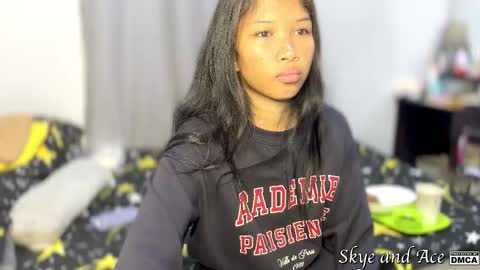 Skye and Ace online show from October 19, 11:48 am