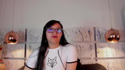 skye_bluee_ online show from September 12, 3:30 am