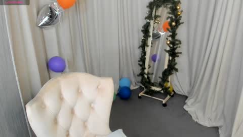 Skye online show from January 10, 2:02 pm