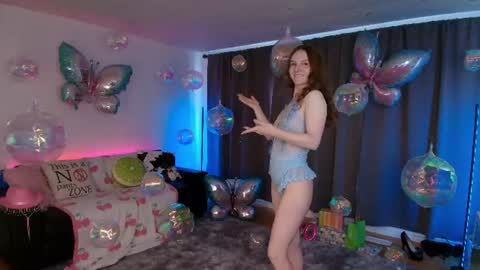 Skye Watson online show from July 25, 7:01 pm