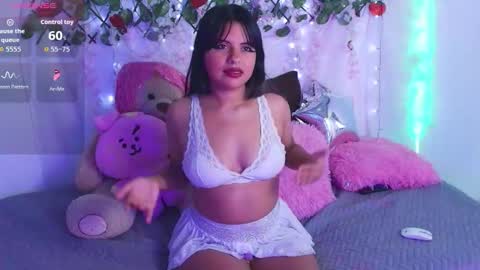 skyla_moon online show from February 26, 1:36 pm