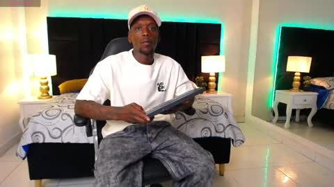 SKYLERBIGXXX online show from April 22, 4:30 am