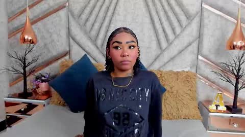 skylerbloom online show from November 19, 2:33 am