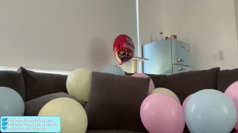 skyler online show from October 17, 2:59 am