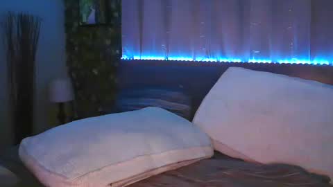 skyonetoo3 online show from October 25, 8:46 am