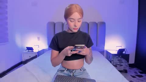 skythompson online show from September 18, 4:27 am