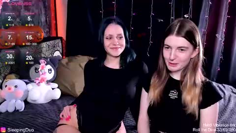 Snapshot of sleepingduo chatting on October 20, 10:20 am Hi We are Iva and Angela Nice to meet u 3 online show from October 20, 10:20 am
