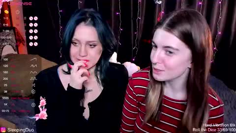 Snapshot of sleepingduo chatting on October 23, 12:39 pm Hi We are Iva and Angela Nice to meet u 3 online show from October 23, 12:39 pm