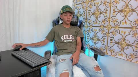 SlimLatino  online show from April 4, 12:23 pm