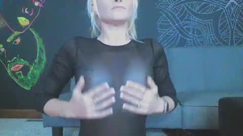 slip_inslide online show from November 12, 3:47 pm