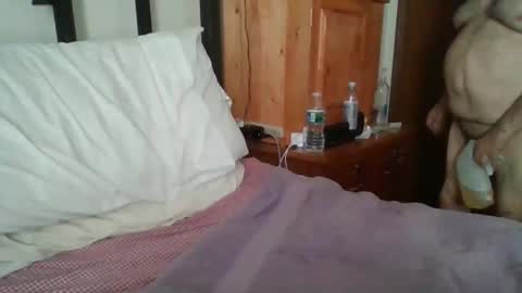 slippery_duck online show from May 3, 6:25 pm