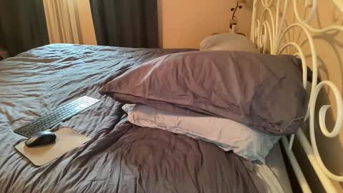 slut online show from April 22, 3:19 pm