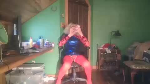 slutjennifertransxx online show from October 11, 3:11 am