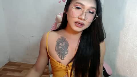 Snapshot of slutty_classyxx chatting on February 3, 3:17 pm Lovie online show from February 3, 3:17 pm