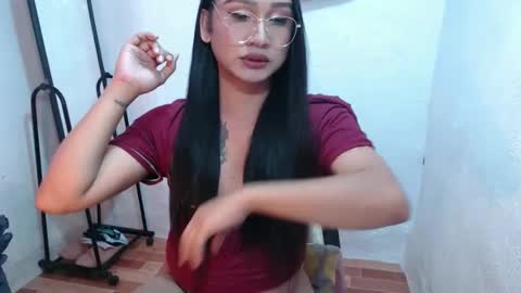 Snapshot of slutty_classyxx chatting on September 11, 4:08 pm Lovie online show from September 11, 4:08 pm