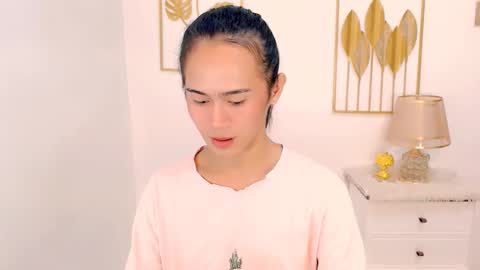 mia online show from March 9, 2:39 am