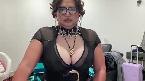 Snapshot of sluttygina1 chatting on December 30, 5:55 pm sluttygina1 online show from December 30, 5:55 pm