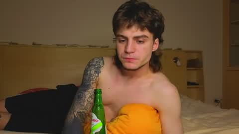 Gus online show from June 24, 7:54 pm