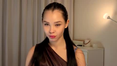 Lily online show from November 21, 1:31 pm