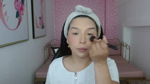 Mariana Torres online show from May 13, 1:10 pm