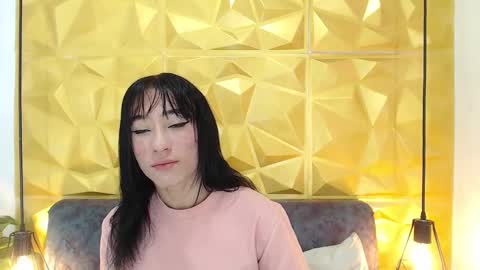 Small Hot19 online show from March 12, 4:35 pm