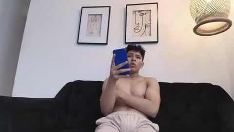 smallguy_19 online show from September 9, 6:41 pm