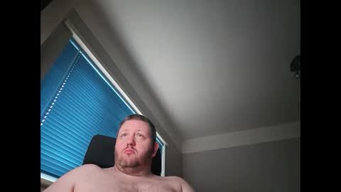 smallone19832 online show from December 4, 9:45 am