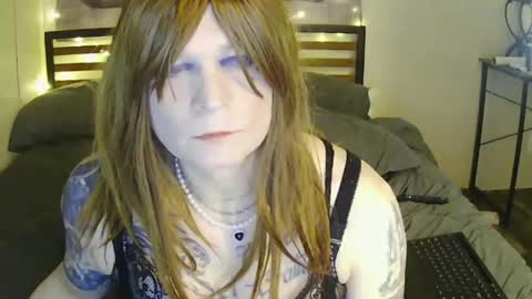 Snapshot of smashingsamantha chatting on October 10, 3:23 am SmashingSamantha online show from October 10, 3:23 am